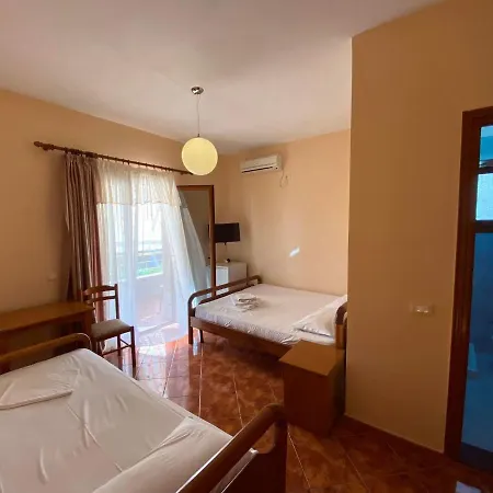 Maria Hotel *